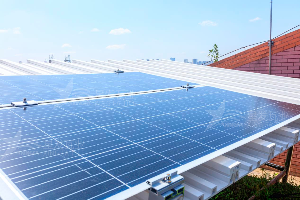 光伏屋面瓦生產(chǎn)廠(chǎng)家，究竟哪家品質(zhì)好，價(jià)格美麗呢？