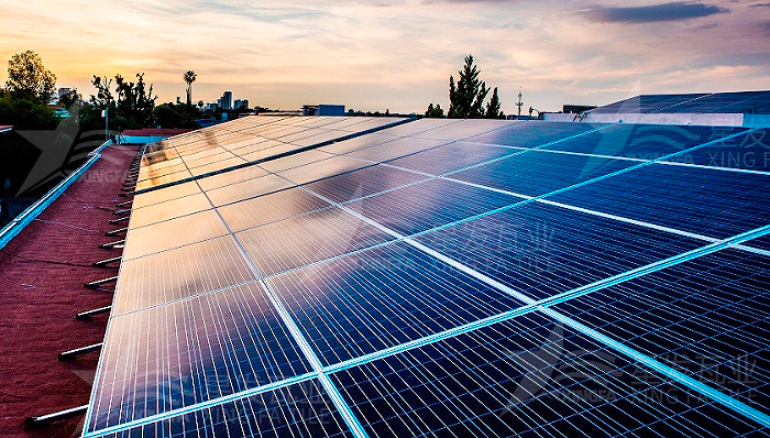 光伏屋面瓦自清潔性能強(qiáng)，防水功能優(yōu)異，簡(jiǎn)直是一舉多得！