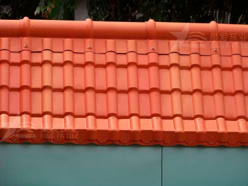 包工包料安裝合成樹脂瓦每平方需要多少錢？