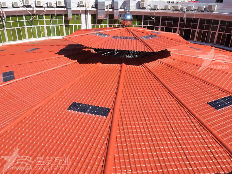 樹脂瓦的灰底和白底之間的比較：價格和質(zhì)量上有何差異？