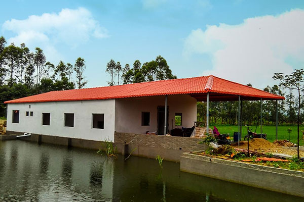 樹(shù)脂瓦抗風(fēng)性能強(qiáng)，安心屋頂保家園